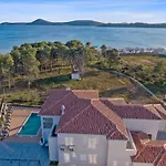 Carolus-luxurious Dalmatia Villa