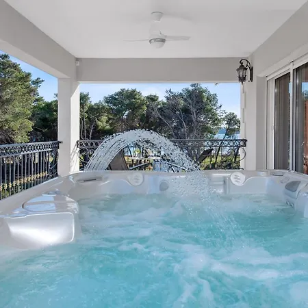 Villa Carolus-luxurious Dalmatia