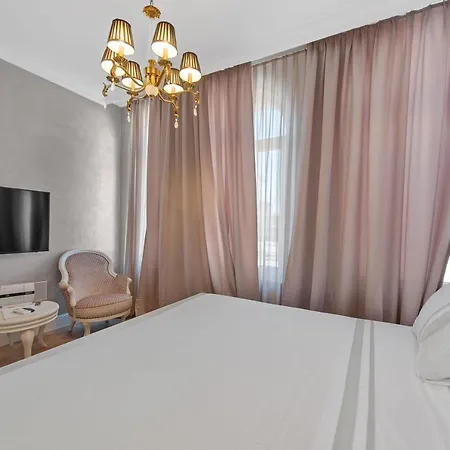 Carolus-luxurious Dalmatia * 보디체