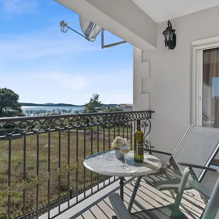 Villa Carolus-luxurious Dalmatia Vodice