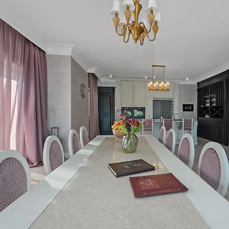 Carolus-luxurious Dalmatia