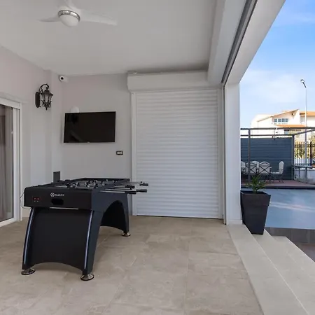 Villa Carolus-luxurious Dalmatia *