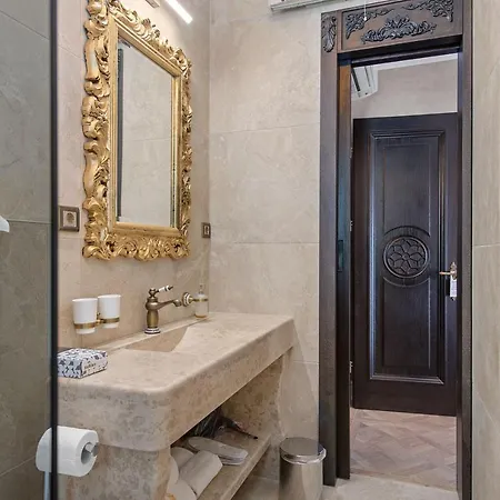 Carolus-luxurious Dalmatia