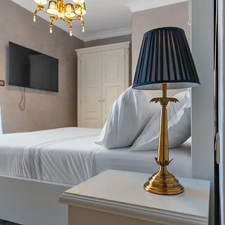 Carolus-luxurious Dalmatia