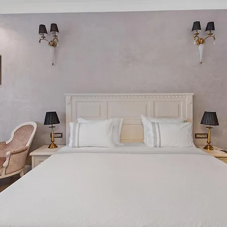 Carolus-luxurious Dalmatia *