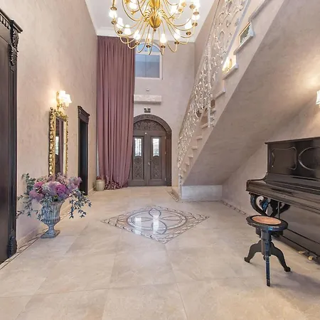 Carolus-luxurious Dalmatia