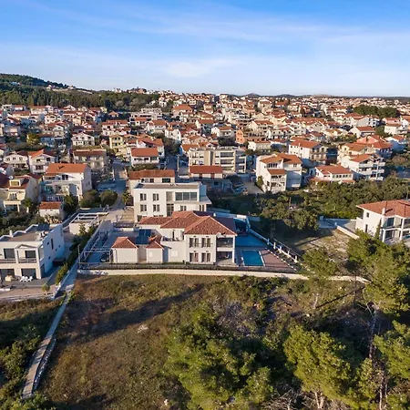 Carolus-luxurious Dalmatia * וודיצה