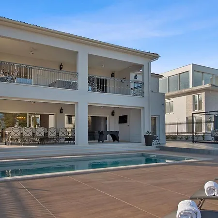 Carolus-luxurious Dalmatia * 보디체