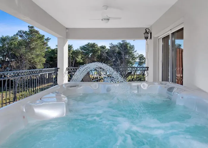 Villa Carolus-luxurious Dalmatia