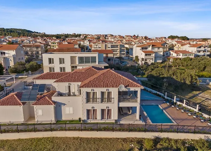 Carolus-luxurious Dalmatia Villa *