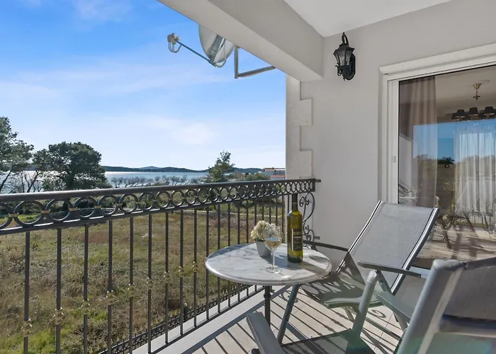 Villa Carolus-luxurious Dalmatia Vodice