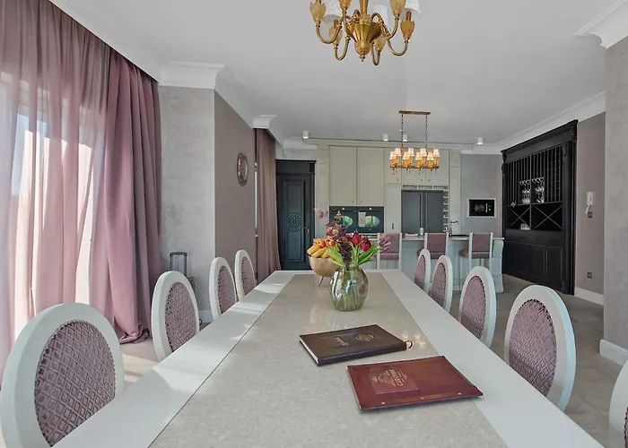 Carolus-luxurious Dalmatia