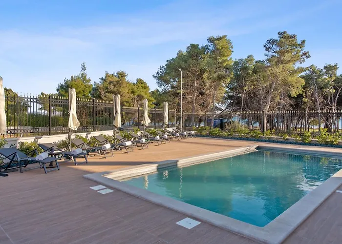 Carolus-luxurious Dalmatia *