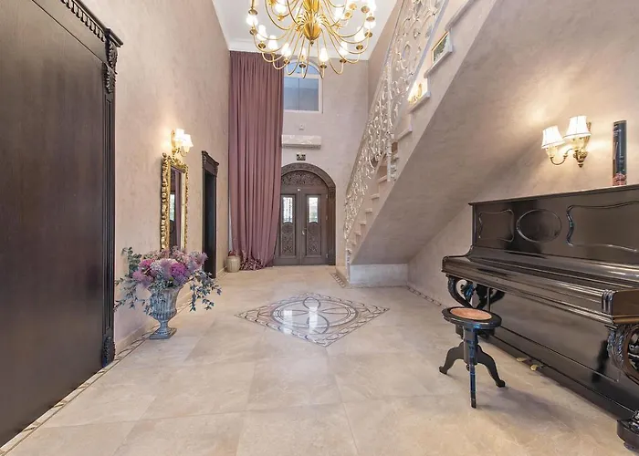 Carolus-luxurious Dalmatia