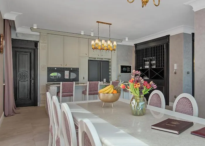 Carolus-luxurious Dalmatia