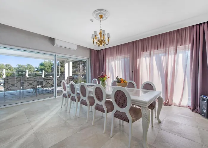 Carolus-luxurious Dalmatia ヴォディツェ