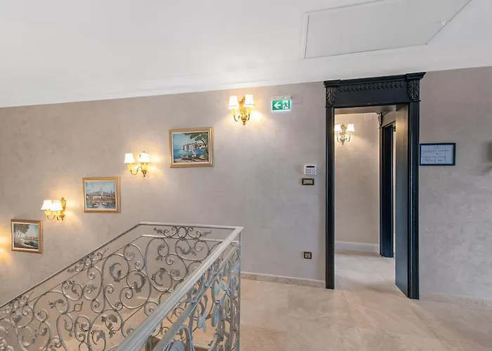 Carolus-luxurious Dalmatia *